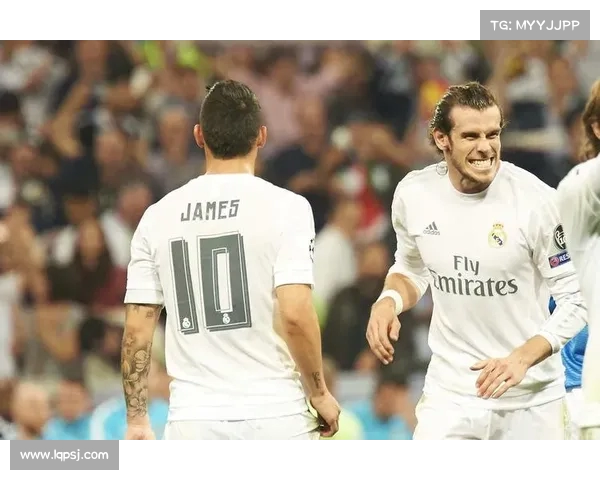 阿贾克斯正式签约日本国脚板仓滉 转会费达1250万欧元 阿贾克斯正式签约日本国脚板仓滉 转会费达1250万欧元